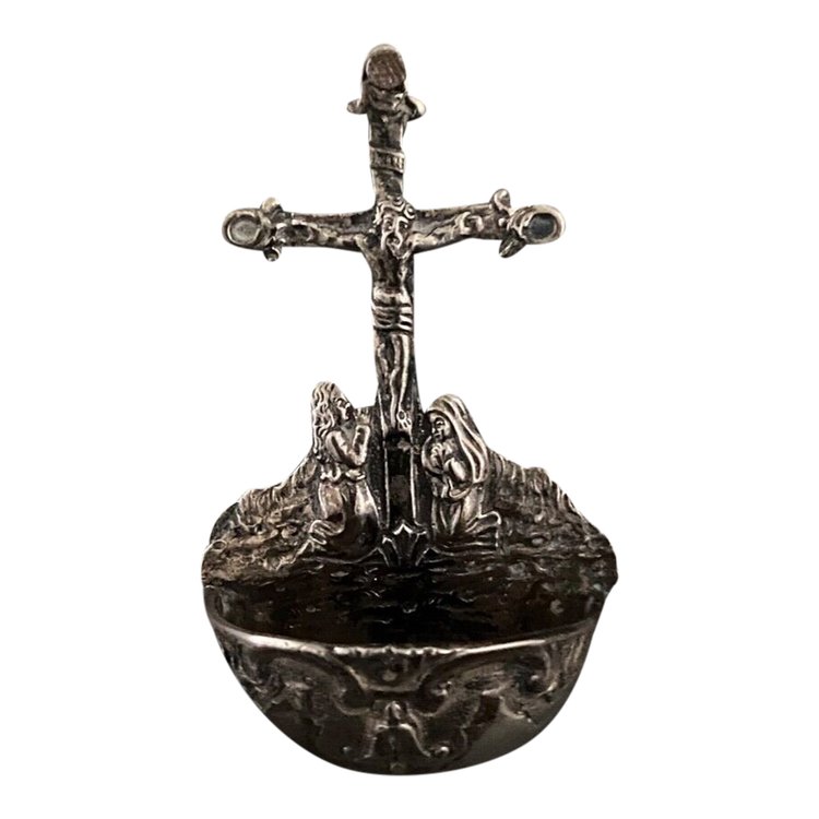 Acquasantiera in argento con decorazione a calvario XVIII secolo