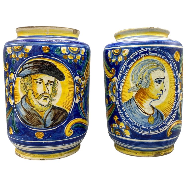 PAIRE de POTS à PHARMACIE ou ALBARELLO Gerace, région de Calabre, Italie  XVIIème siècle