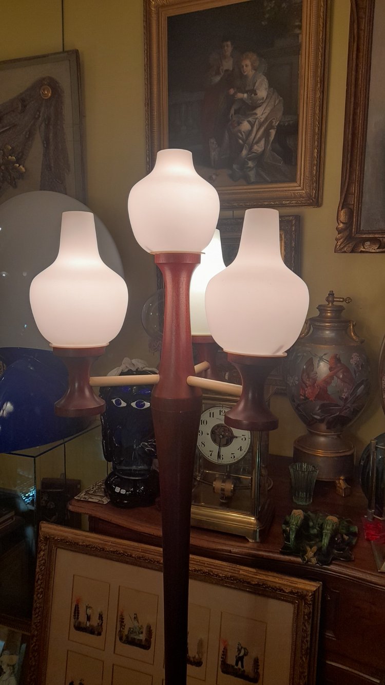 Stehleuchte aus Teakholz mit 4 Lichtern
