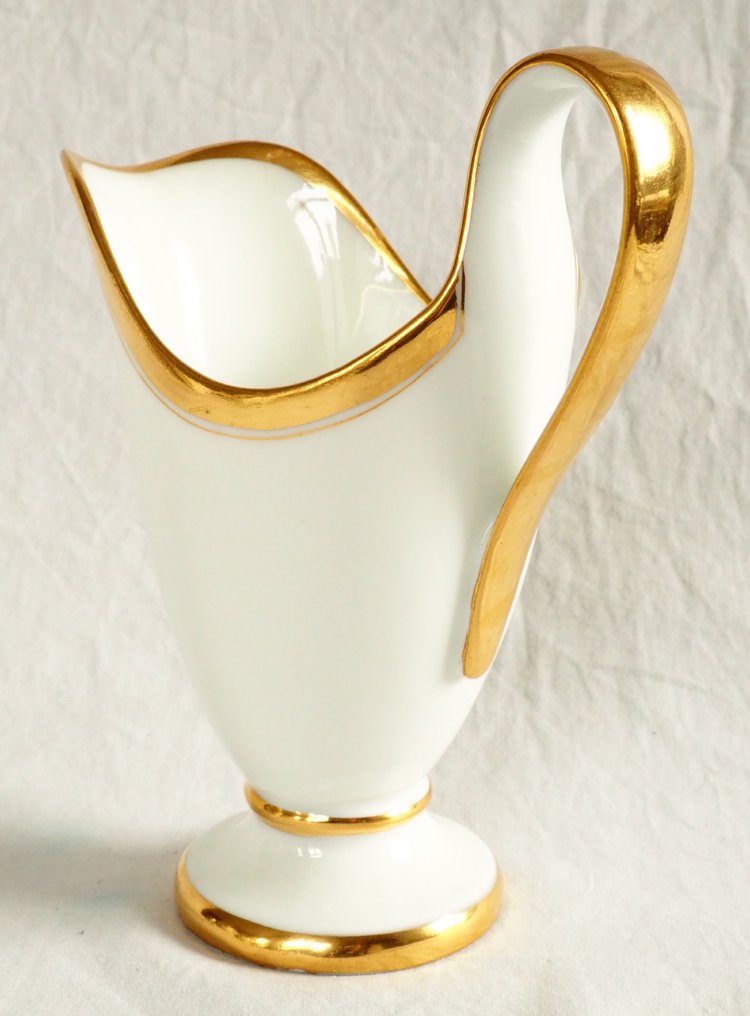 Halley - Empire period milk jug in white and gold Paris porcelain circa 1805