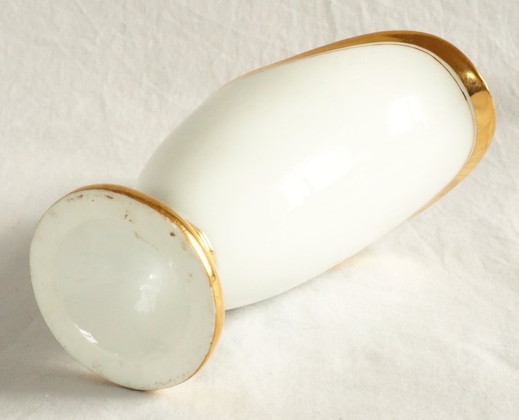 Halley - Empire period milk jug in white and gold Paris porcelain circa 1805