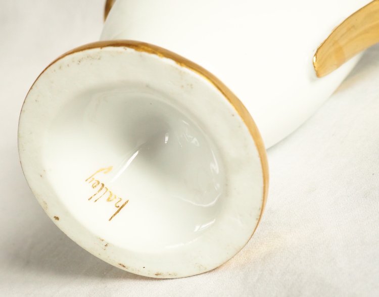 Halley - Empire period milk jug in white and gold Paris porcelain circa 1805