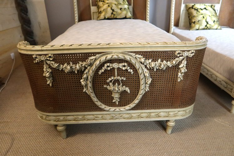 Coppia di letti a baldacchino in stile Luigi XVI