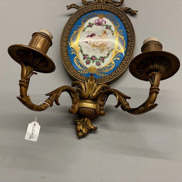 Antica coppia di applique bronzi con placca dipinta. Prima metà 900 Limoges Francia 