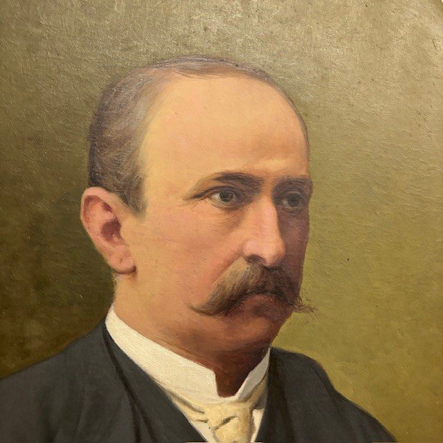Antica coppia di dipinti volti epoca metà 800 . Olio su tela . “Lui e Lei “ Ovali . mis cm 81 x 70 