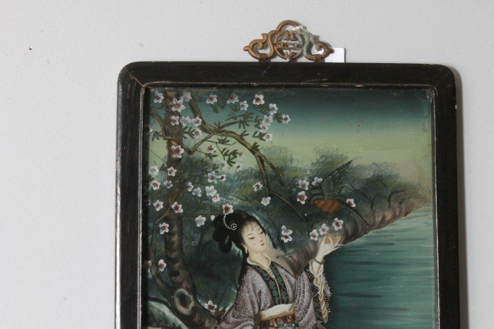 Antico dipinto su vetro Geisha Giapponese primi 900 . Mis 52 x 35 