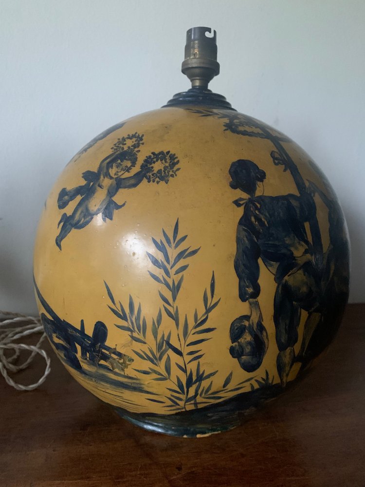 Painted metal lamp