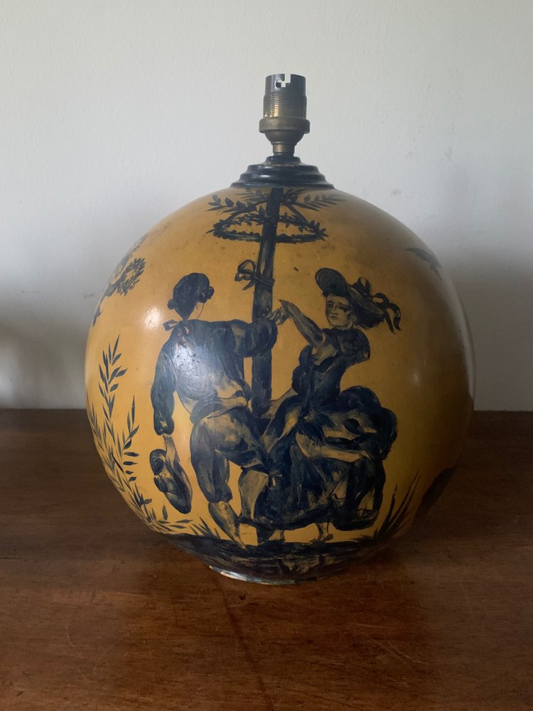 Painted metal lamp