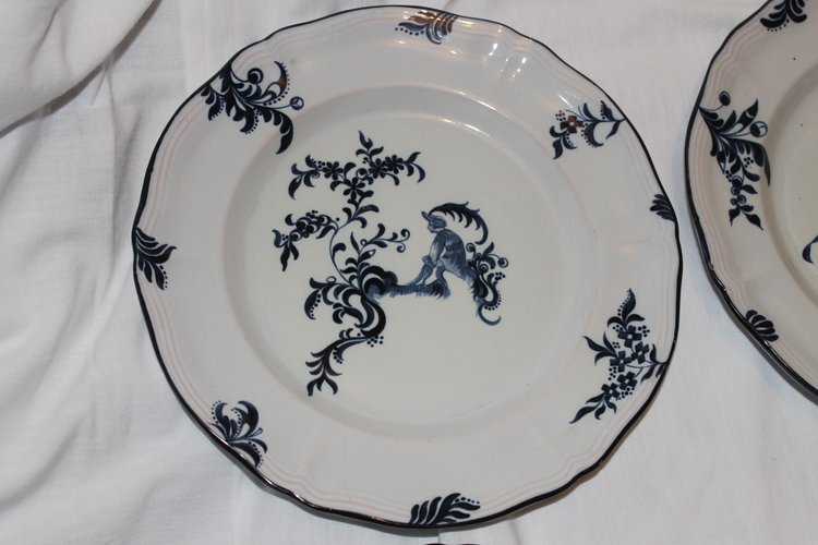 10 piatti in terracotta firmati Emile Gallé servizio cacciatori e cacciatrici in blu XIX secolo