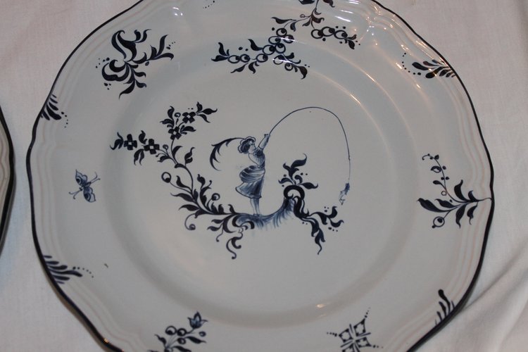 10 piatti in terracotta firmati Emile Gallé servizio cacciatori e cacciatrici in blu XIX secolo