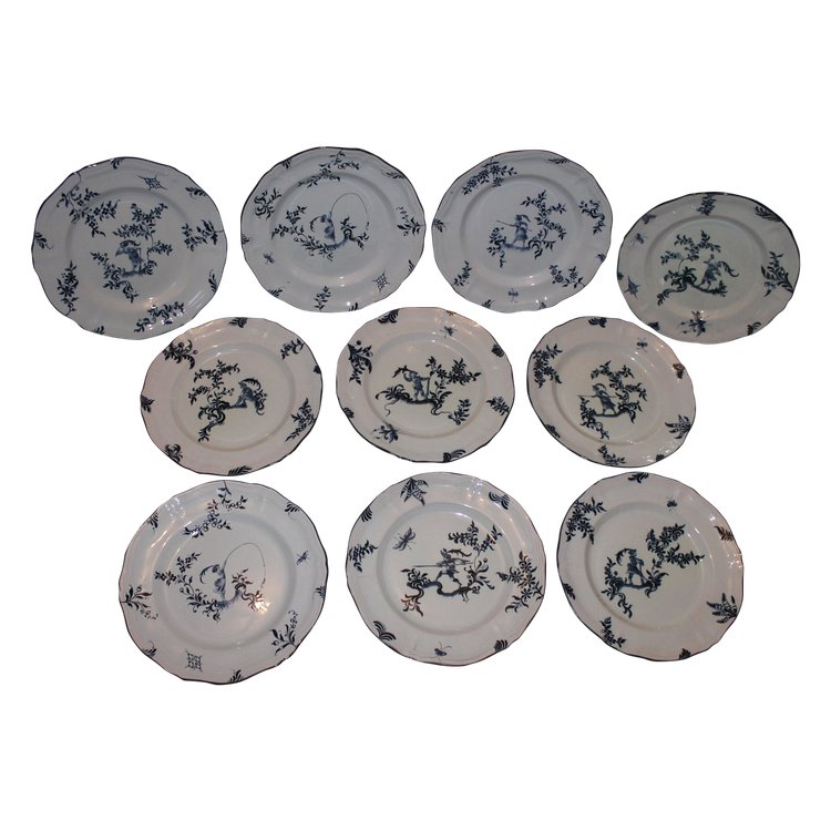 10 piatti in terracotta firmati Emile Gallé servizio cacciatori e cacciatrici in blu XIX secolo