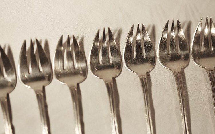 Set of 12 oyster forks  Minerva hallmark 