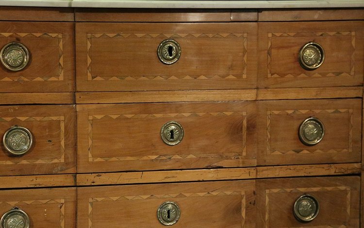 Kommode mit Sprung Louis XVI Epoche XVIII Jahrhundert