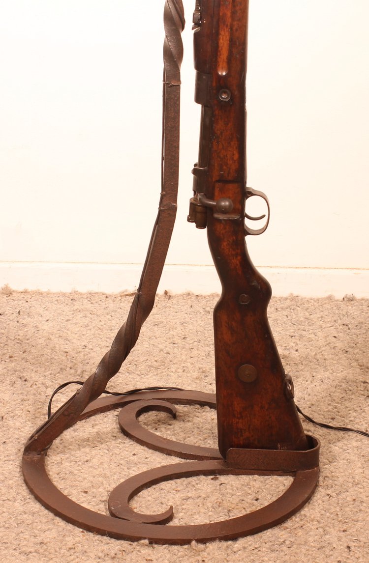 Rifle Floor Lamp With Its Lampshade