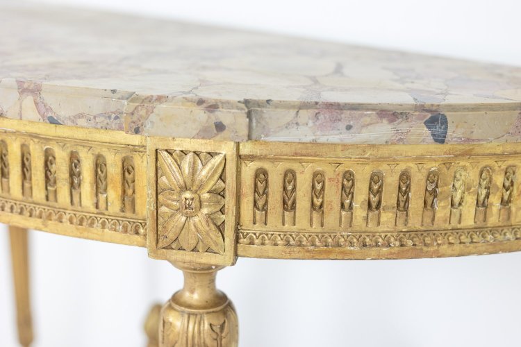Consolle in legno dorato e marmo breccia di Aleppo. Circa 1780. LS55691657J