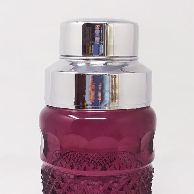 Wunderschöner lila Cocktail-Shaker aus geschliffenem Glas im Bohemian-Stil aus den 1960ern. Hergestellt in Italien