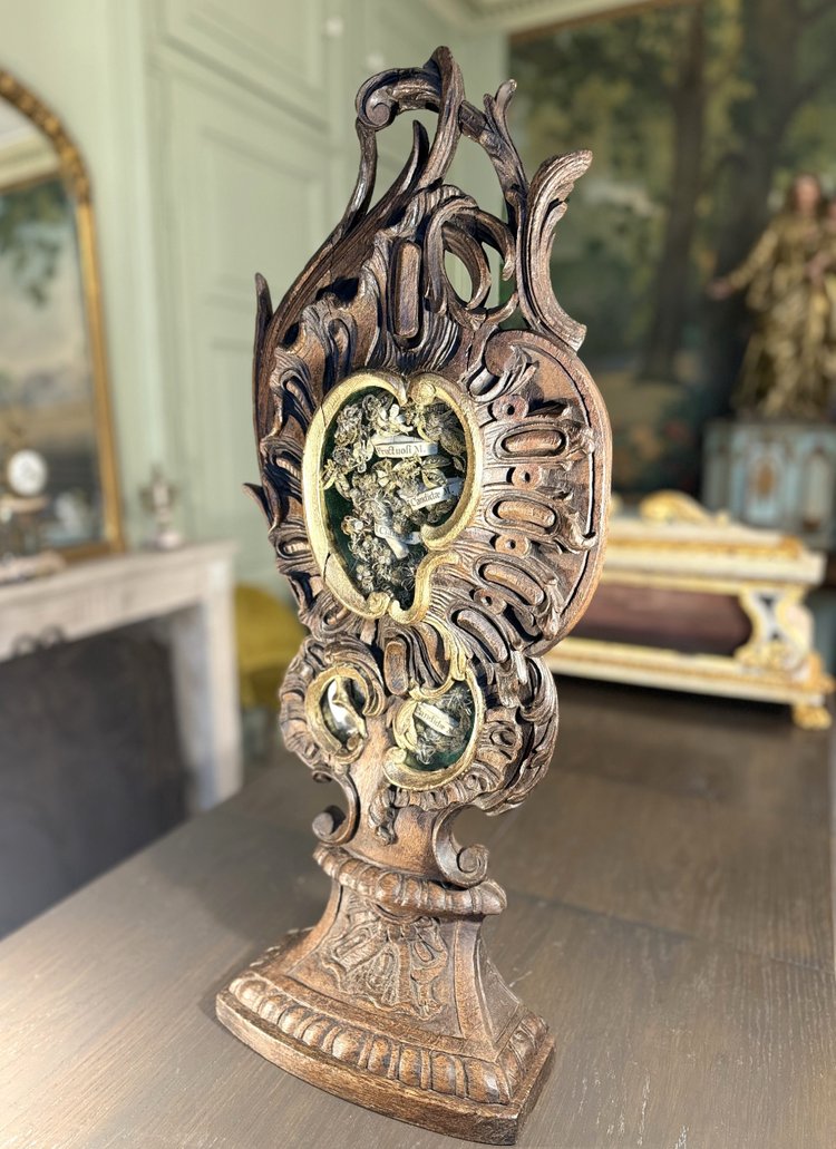 Large Reliquary Monstrance with Five Relics – 18th Century