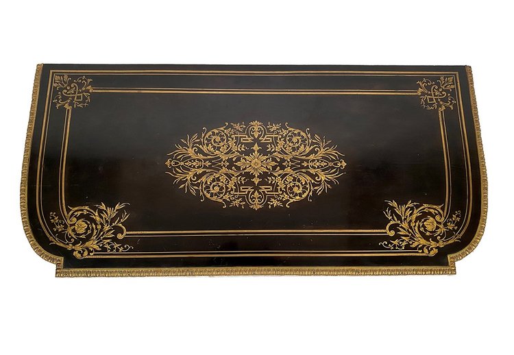 Table à jeux en bois noirci et placage d’ébène marqueté de laiton, époque Napoléon III