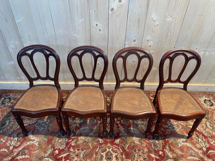 Suite de 4 chaises Louis Philippe cannées 