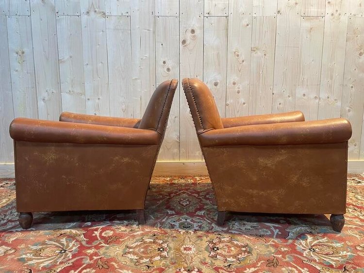 Paire de fauteuils Club en imitation cuir 
