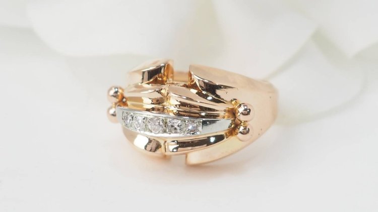 Bague tank des années 40 en or rose et diamants 