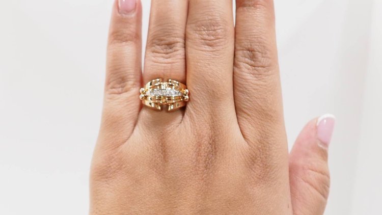 Bague tank des années 40 en or rose et diamants 