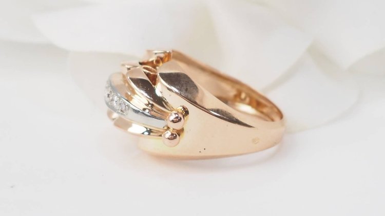 Bague tank des années 40 en or rose et diamants 