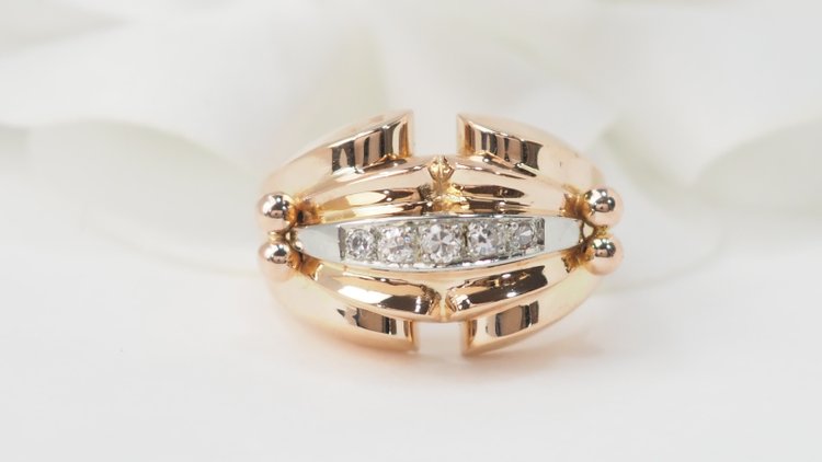 Bague tank des années 40 en or rose et diamants 