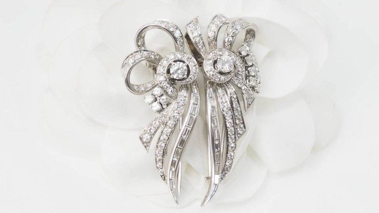 Spilla art deco a doppia clip in oro bianco e platino, diamanti
