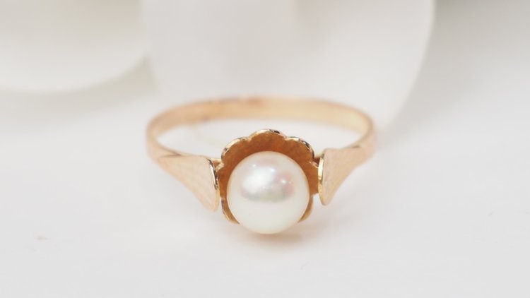 Anello in oro rosa e perla coltivata