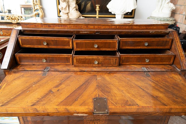 Alter Louis XVI-Schreibtisch Lombardei (Italien) 18. Jahrhundert.