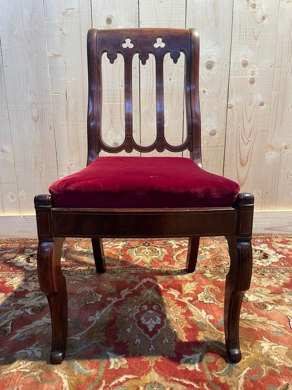 Set of 6 Restoration period chairs in mahogany and threads