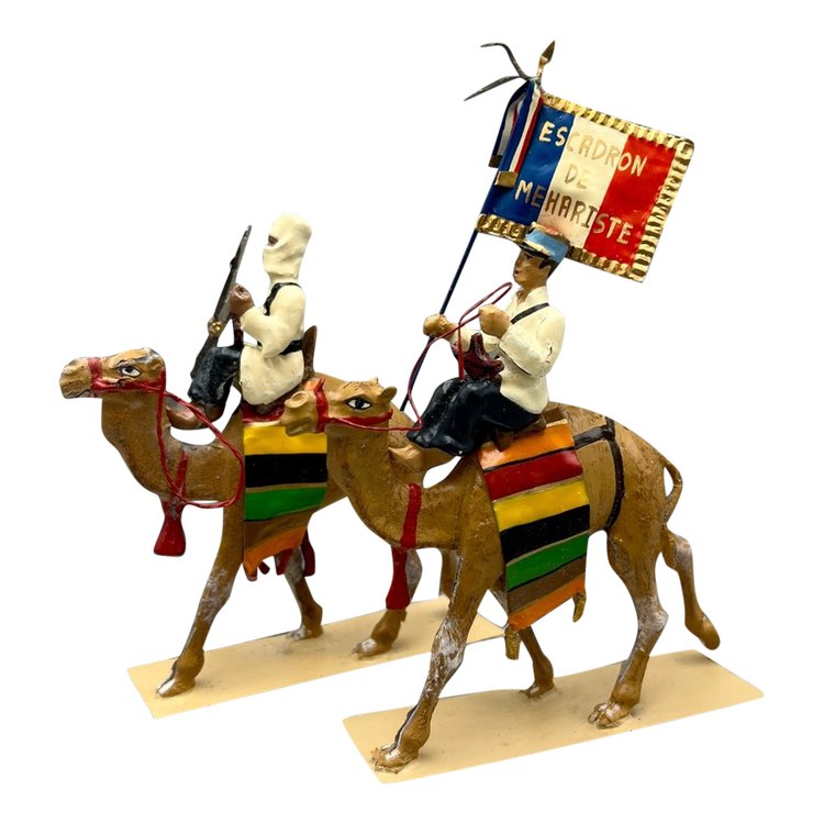 AU PLAT D’ÉTAIN, MAISON LUCOTTE - DEUX CAVALIERS de la COMPAGNIE MÉHARISTE SAHARIENNE