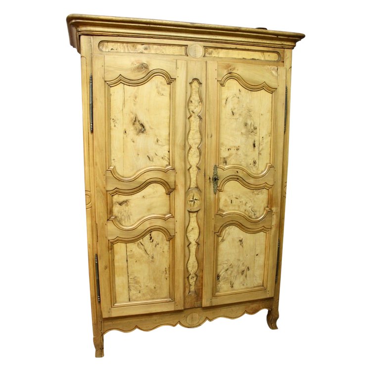 Armoire Bressane XIXème en loupe de frêne
