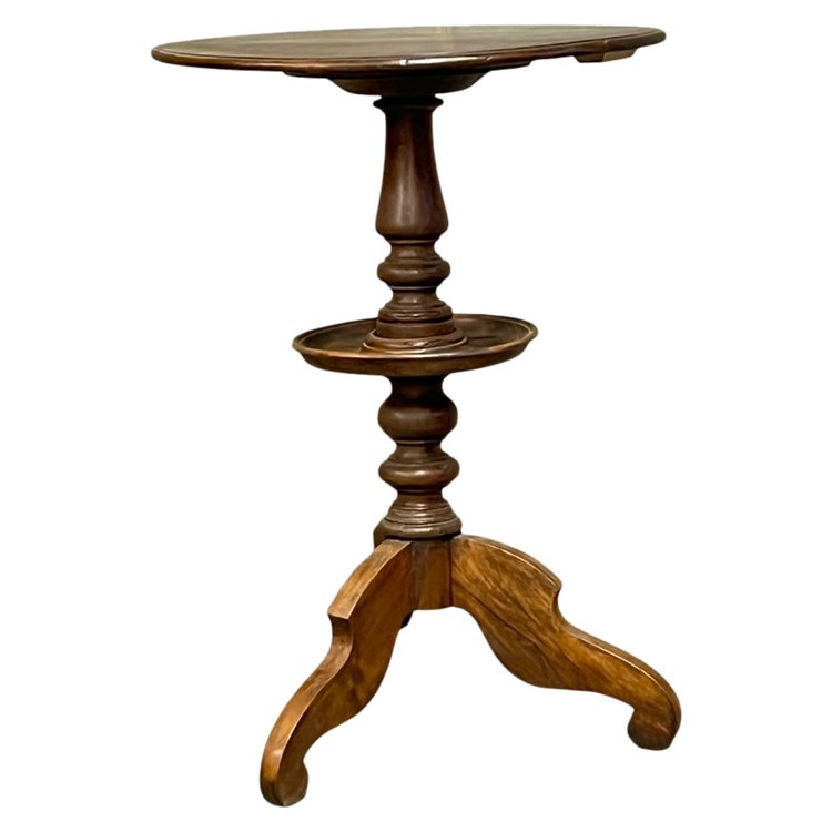 Table basse en noyer du 19ème siècle