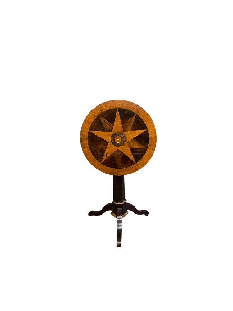 Table basse marquetée 1800