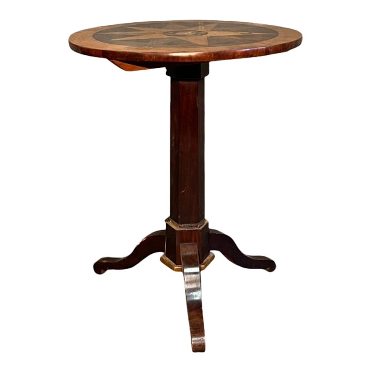 Table basse marquetée 1800