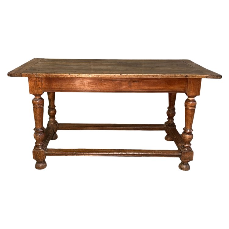 Table en noyer du 19ème siècle