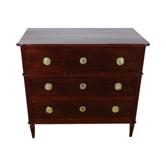  Rare chest of drawers in solid amaranth, Louis XVI period – 18th century