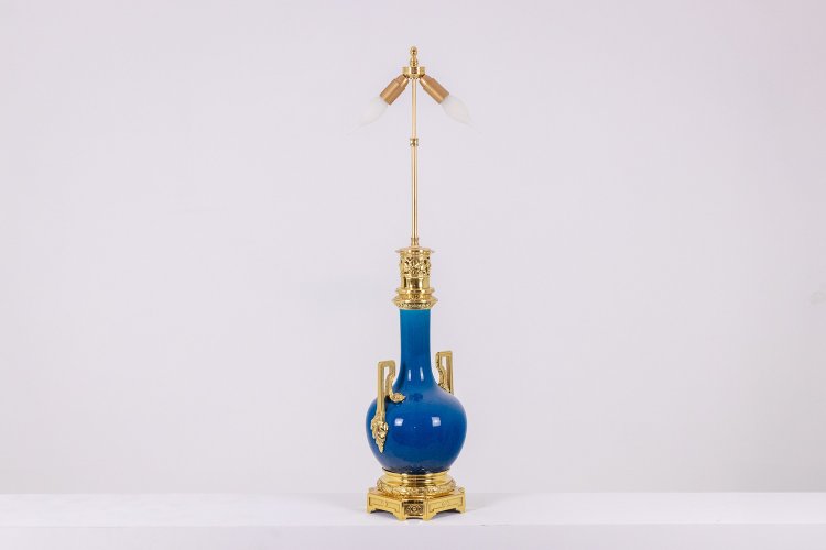 Blue porcelain and gilt bronze lamp with handles. Circa 1880. LS6040309I