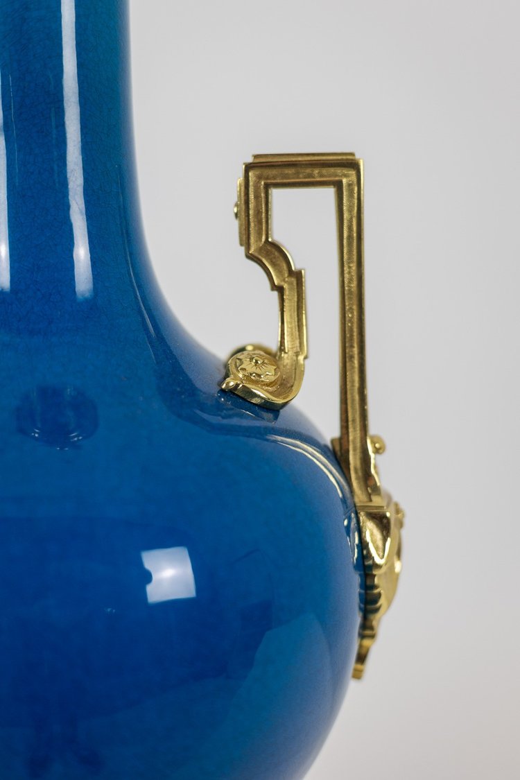 Blue porcelain and gilt bronze lamp with handles. Circa 1880. LS6040309I