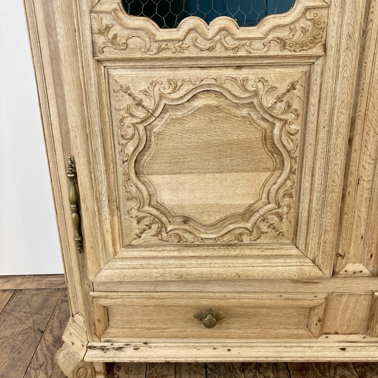 Armoire de présentation, bibliothèque XVIII