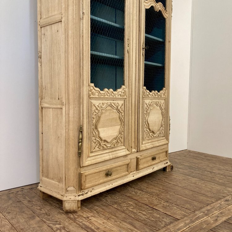 Armoire de présentation, bibliothèque XVIII