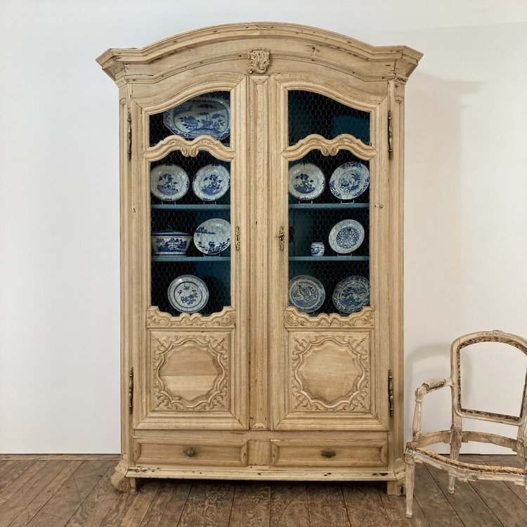 Armoire de présentation, bibliothèque XVIII