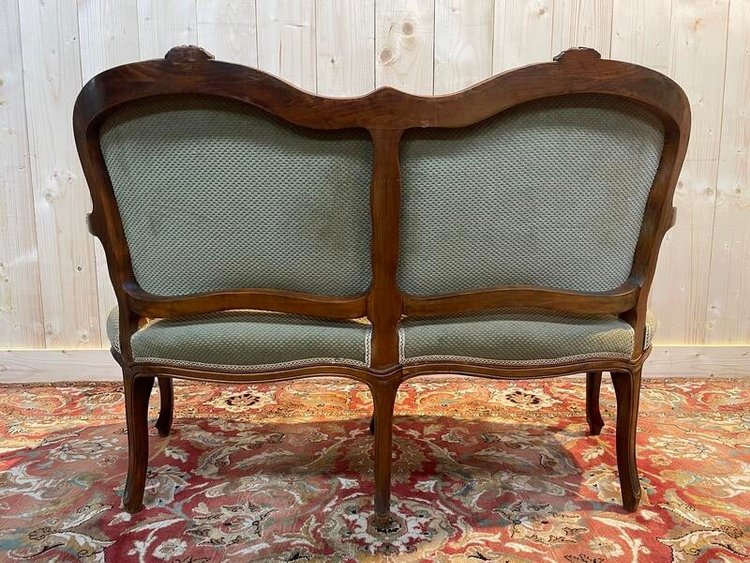 Sofa - Bank aus grünem Samt im Louis-XV-Stil