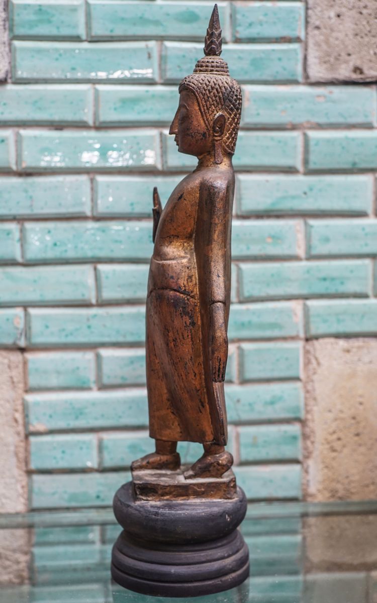 Buddha Abhaya, Thailand, Goldenes Holz