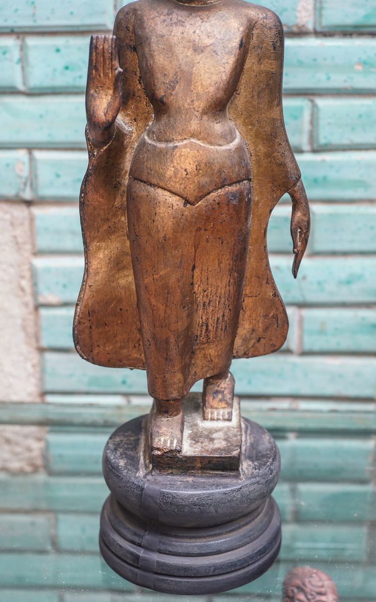 Buddha Abhaya, Thailand, Goldenes Holz