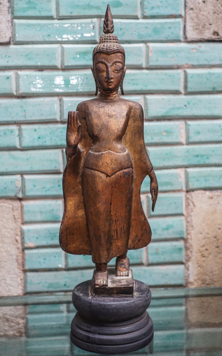 Buddha Abhaya, Thailand, Goldenes Holz