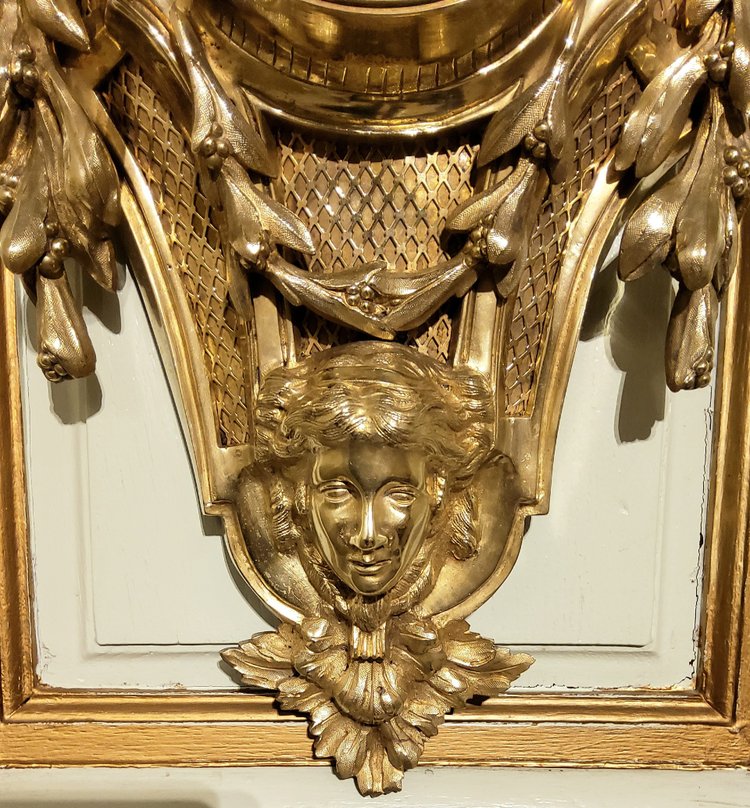 Großes Wandkartell aus gemeißelter und vergoldeter Bronze im Louis-XVI-Stil, Zeit Napoleons III., 19. Jahrhundert 