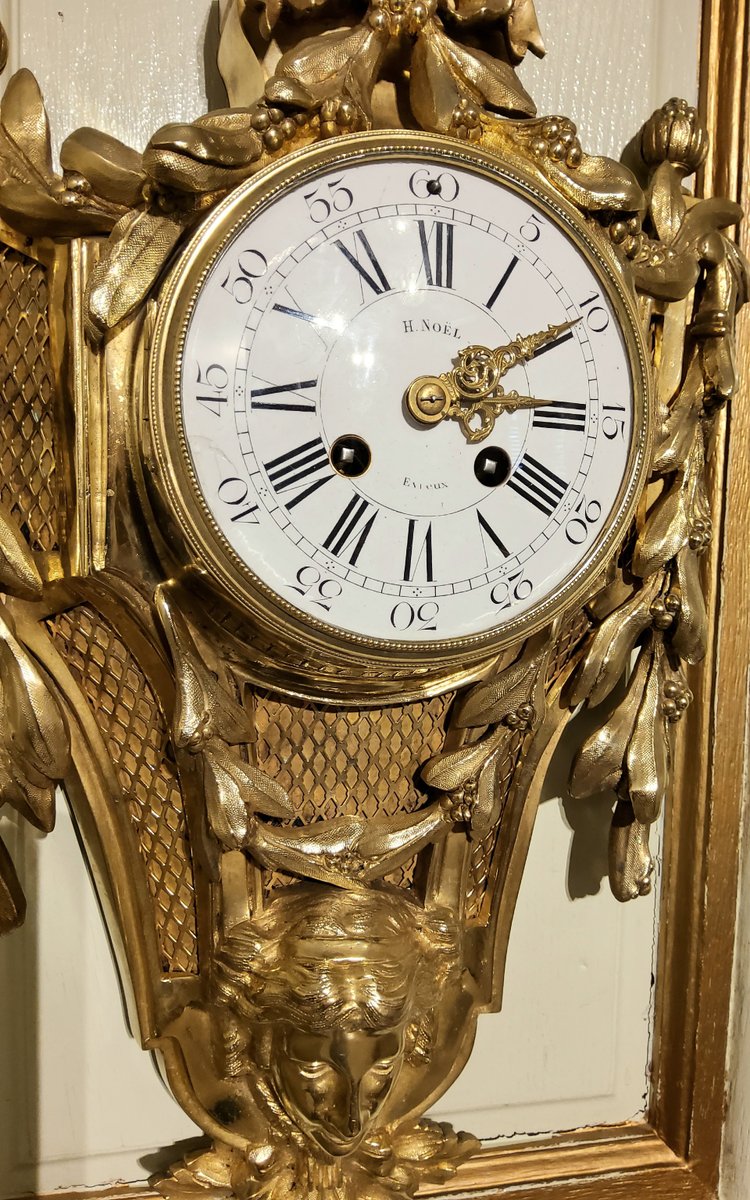 Großes Wandkartell aus gemeißelter und vergoldeter Bronze im Louis-XVI-Stil, Zeit Napoleons III., 19. Jahrhundert 